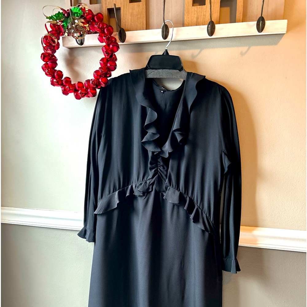 Vintage Gucci Ruffle Trim Black Dress/ Size 45 / US Medium
